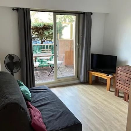 20 M From The Sea - *