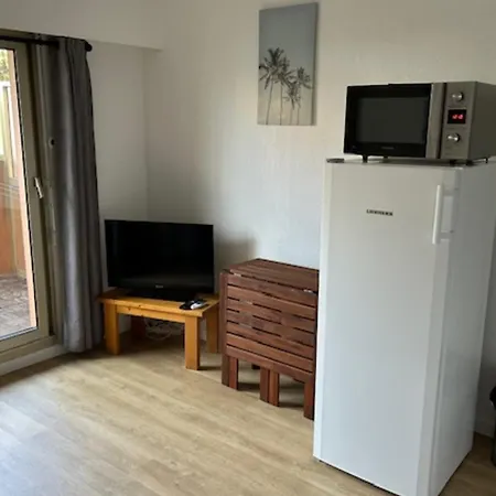Apartment 20 M From The Sea - *