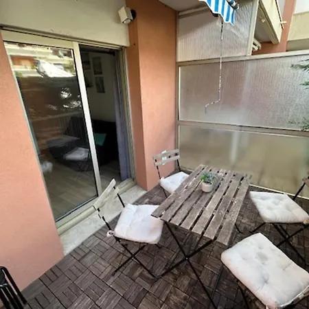 Apartment 20 M From The Sea -